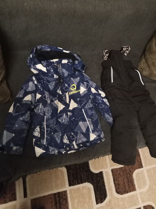 Костюм зимний 4-5 лет.