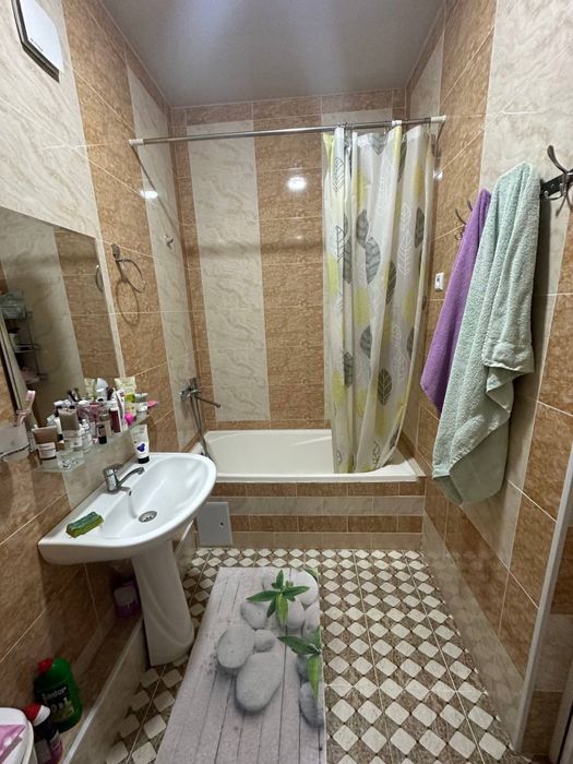 Продается квартира , гостинница сафир.