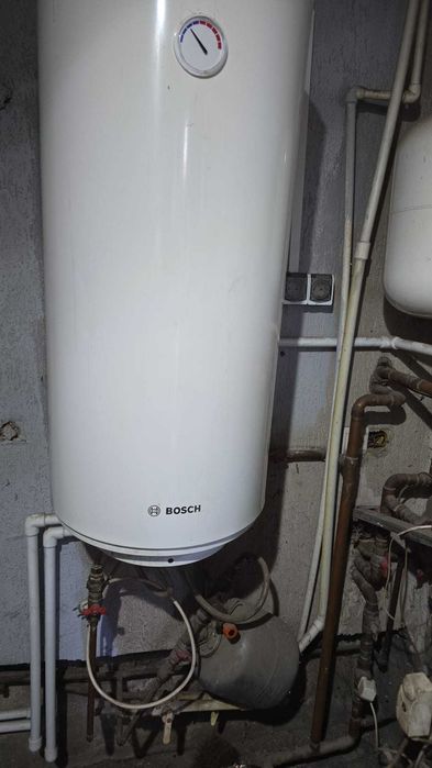 Vand centrala lemne si boiler electric Bosch cu  vas de expansiune
