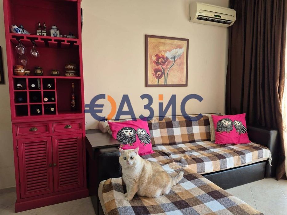 Продава се Двустаен апартамент в к.к. Слънчев бряг - 55 кв.м за 1882 €/кв.м - Снимка #3