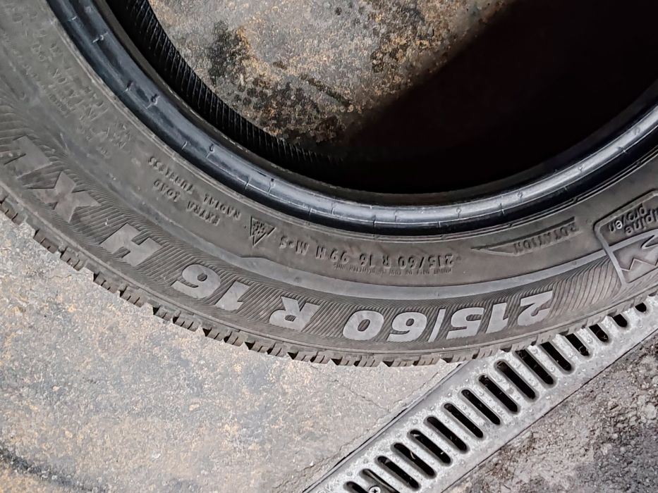 Vând cauciucuri 215/60/16 M+S set complet Semperit