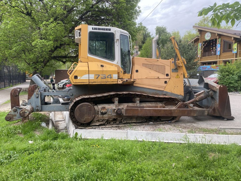 Продам бульдозер Liebherr