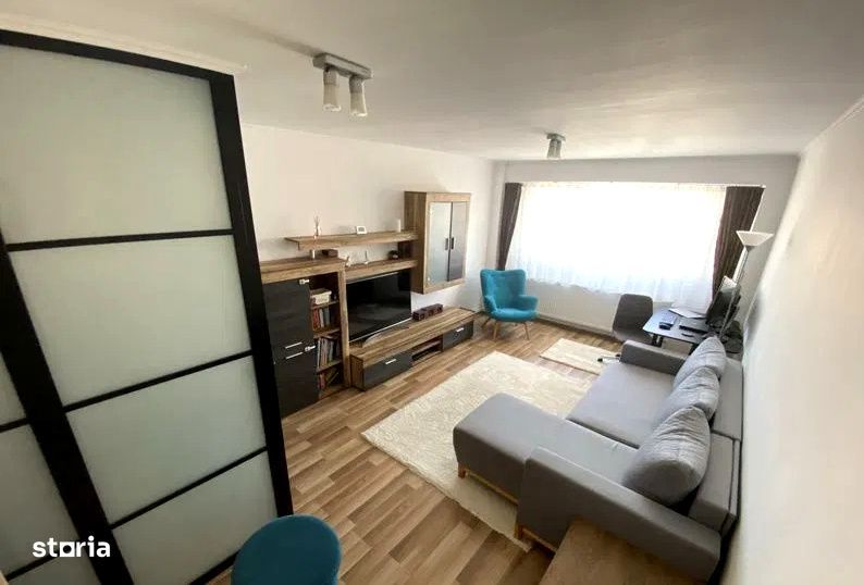 Apartament renovat de vanzare, 2 camere decomandat, Manastur