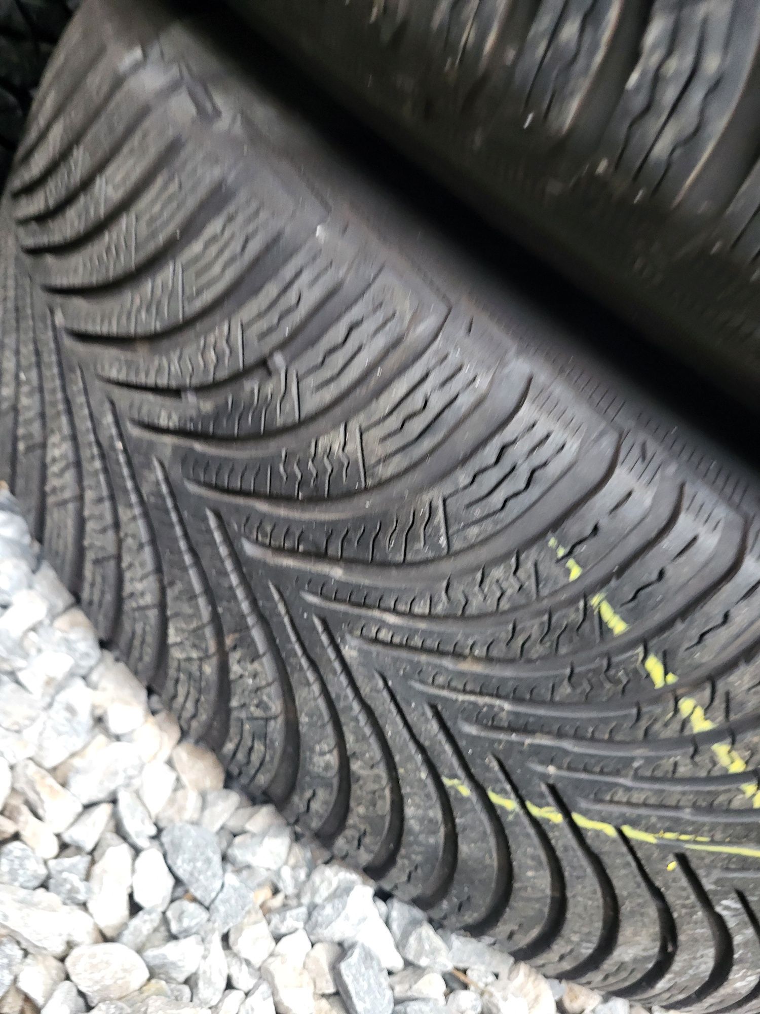 4 бр зимни 215/65/17 Michelin