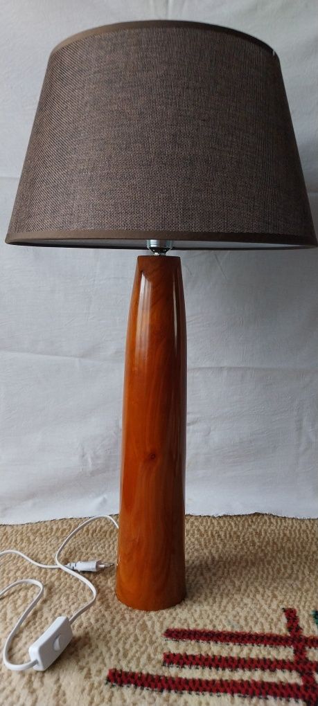 Lampa,veioza moderna, lemn masiv prun, lucrata manual