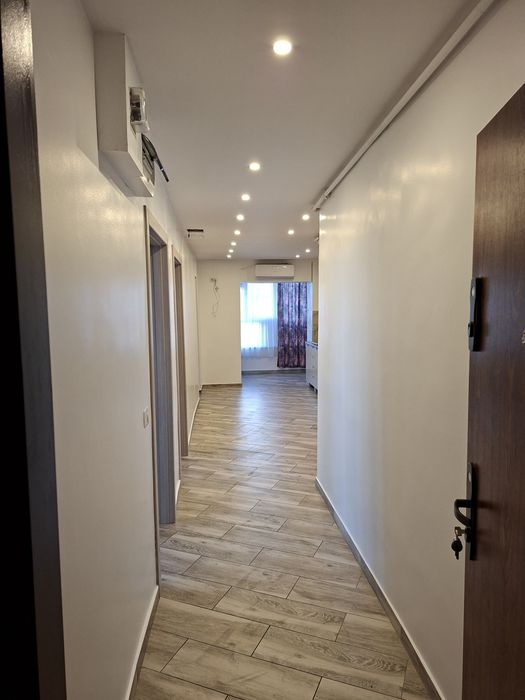 Vând apartament 3 camere
