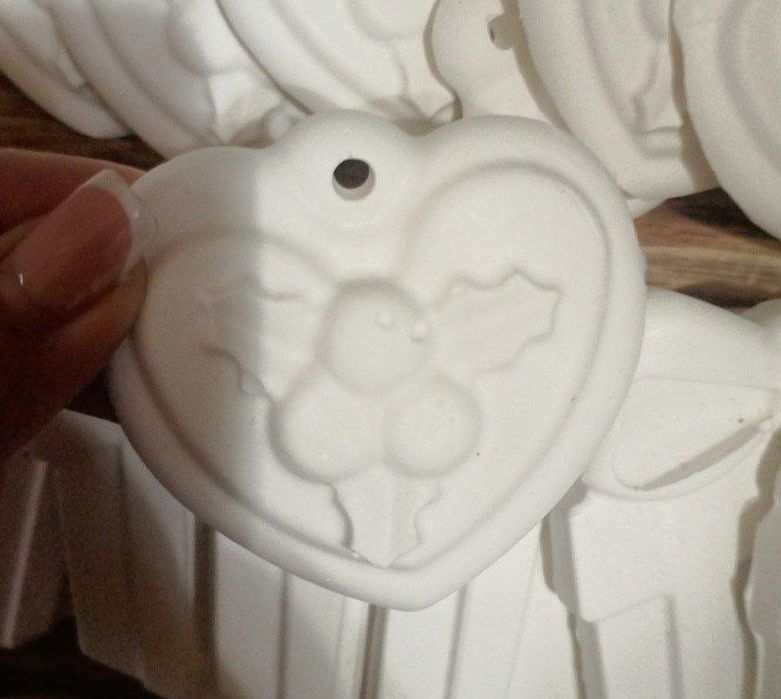 Гипсовые елочные фигурки для раскрашивания.
Ёлочная игрушка, ребенок м