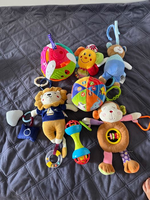Лот бебешки играчки