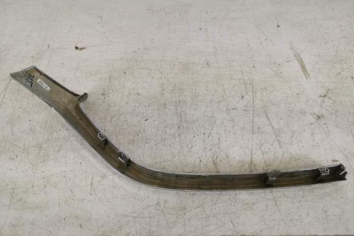 Ornament Crom Grila Centrala Stanga Original In Stare Buna Mazda  3 BM