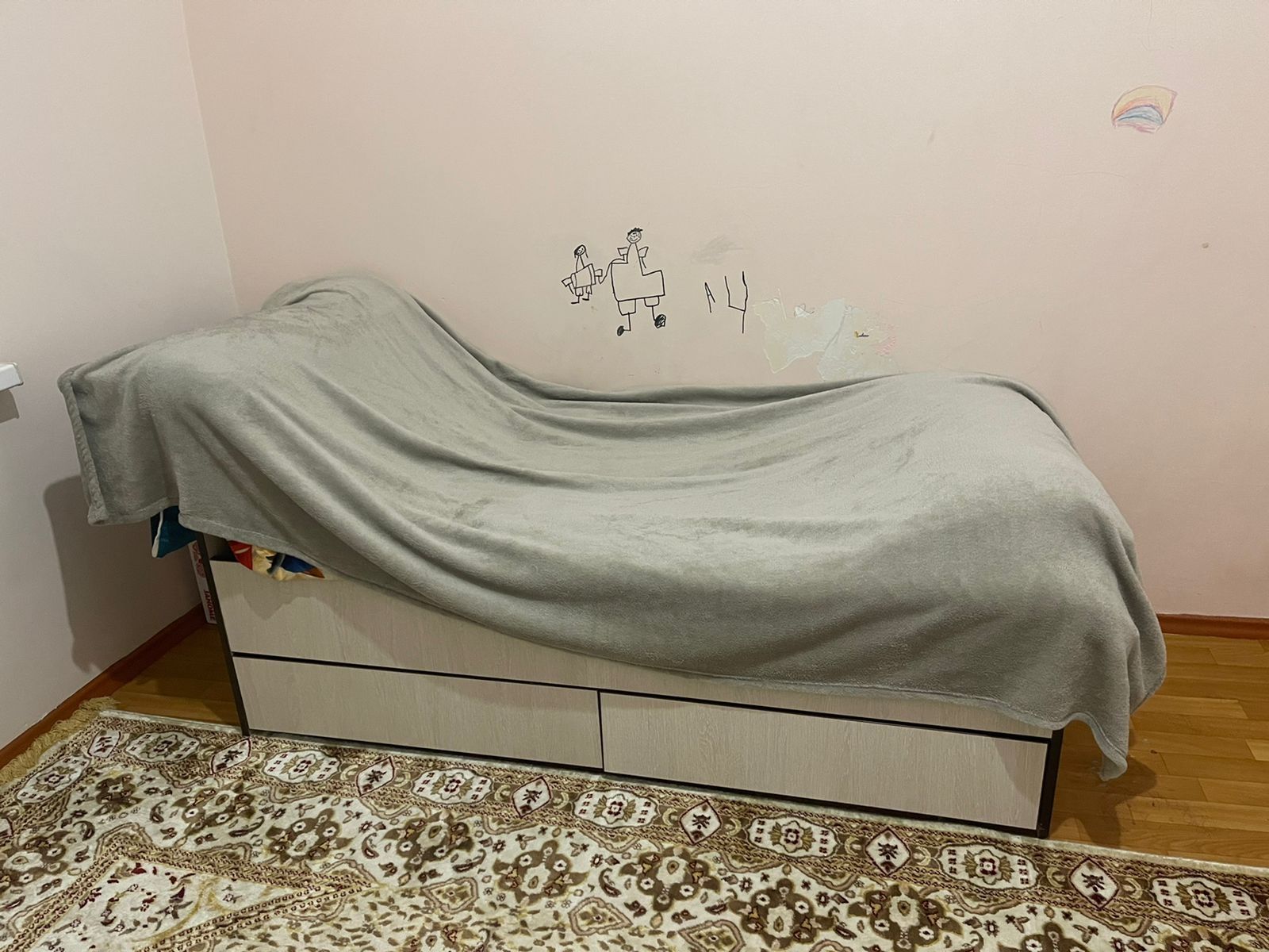 Детская кровать без матраса