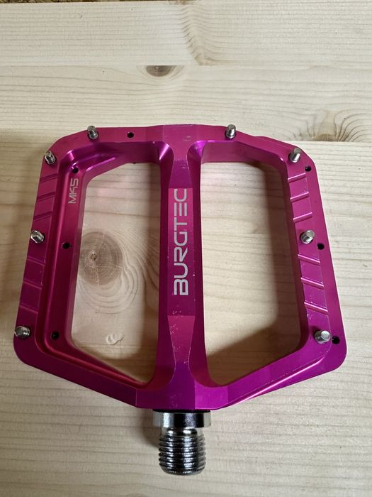 Vand Pedale Burgtec Penthouse Flat MK5 Toxic Barbie­ Steel