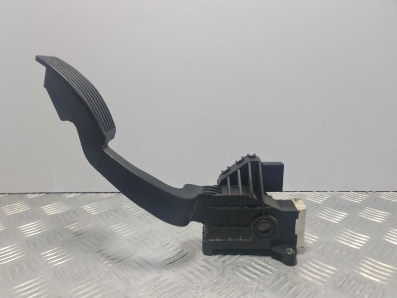 Pedala acceleratie Opel Corsa D
