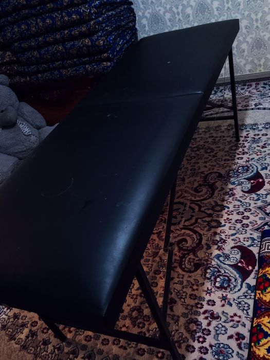 Кушетка сотилади