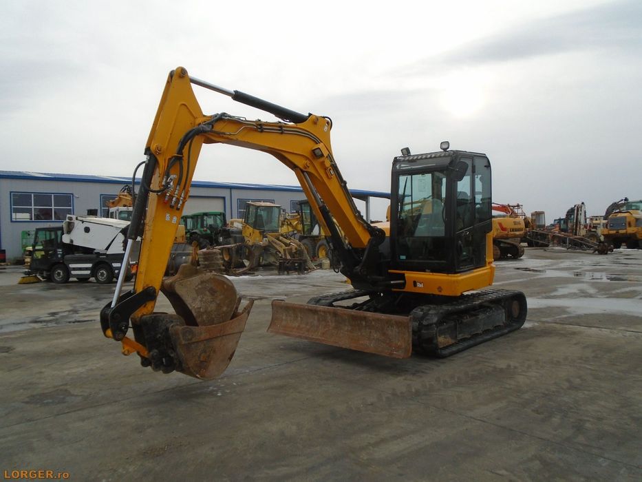 De vinzare excavator jcb anul 2014