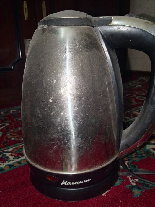 Продается эл.чайник всё чётко работает состояние отличное ишлаши зур