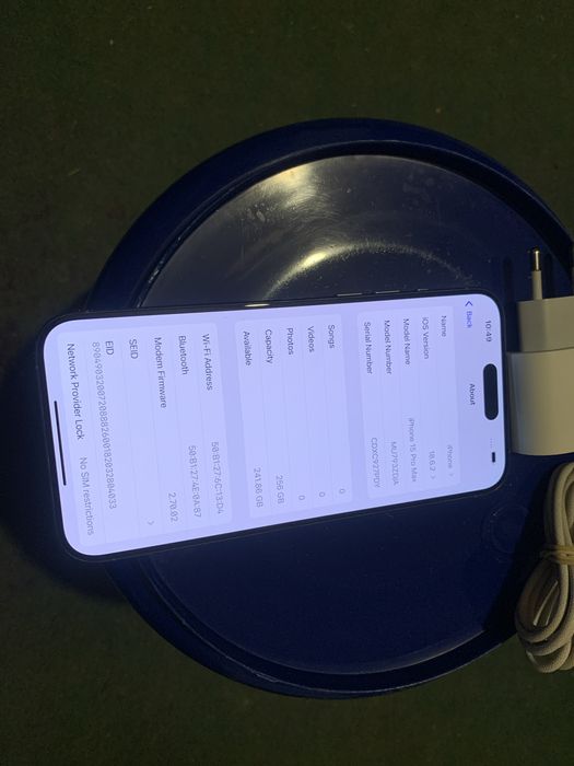 15 Pro Max 256 gb natural titan