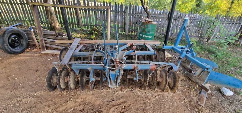 Vand tractor UTB 445