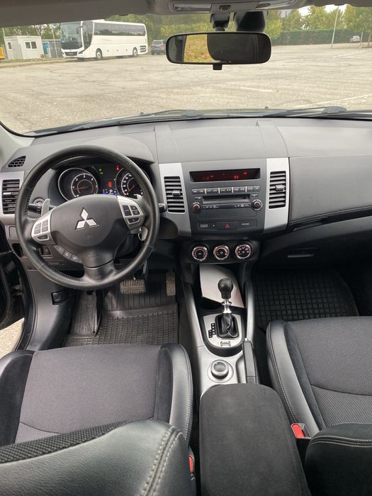 Mitsubishi outlander 2.2 d automata 4x4 primul proprietar