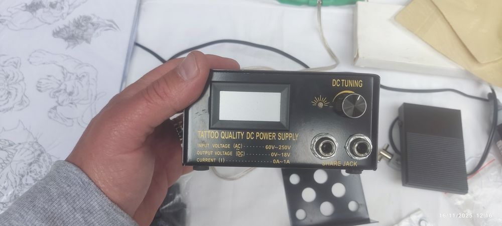 Set pentru tatuaje cu sursă