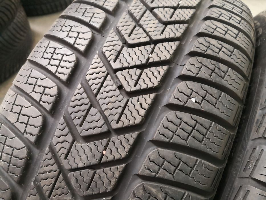 235 45 19 цола гуми като нови Pirelli