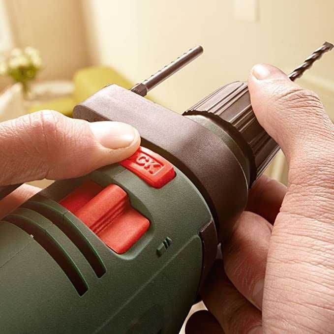 Ударна бормашина BOSCH UniversalImpact 700 700W в Куфар
