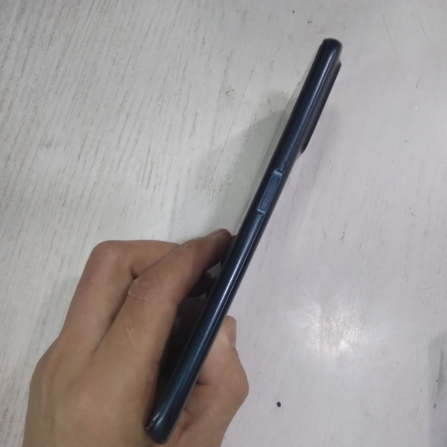 Realmi s 31 ideal holatda sal qirilgan joylari bor
