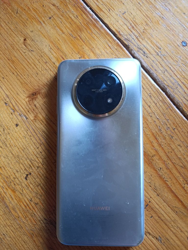 Продавам Huawei nova Y91
