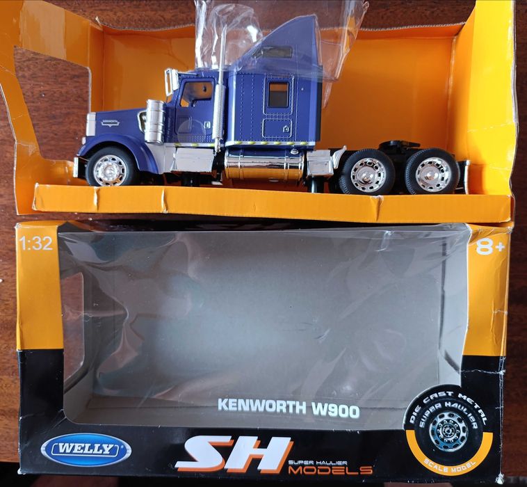 Камион мащаб 1/32