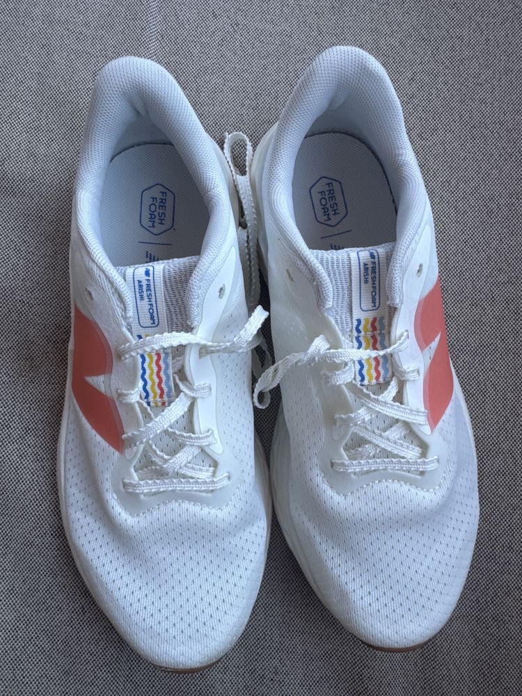 New Balance чисто нови дамски маратонки 39-ти номер