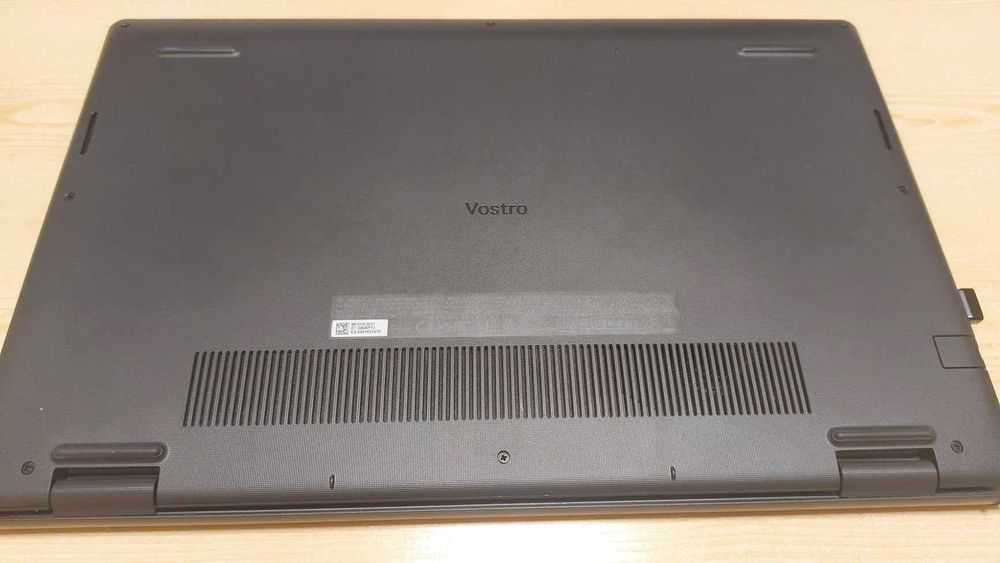 Лаптоп Dell Vostro 3535