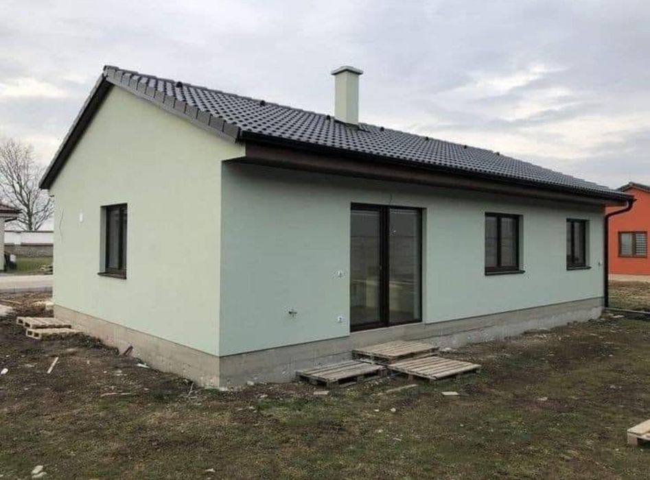 Vând casă pe structură metalică