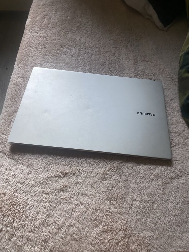 Vand laptop Samsung book 2