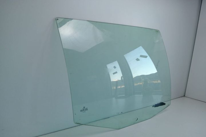 Geam usa dreapta spate Volkswagen VW Polo a 3-a generatie 6N (facelif