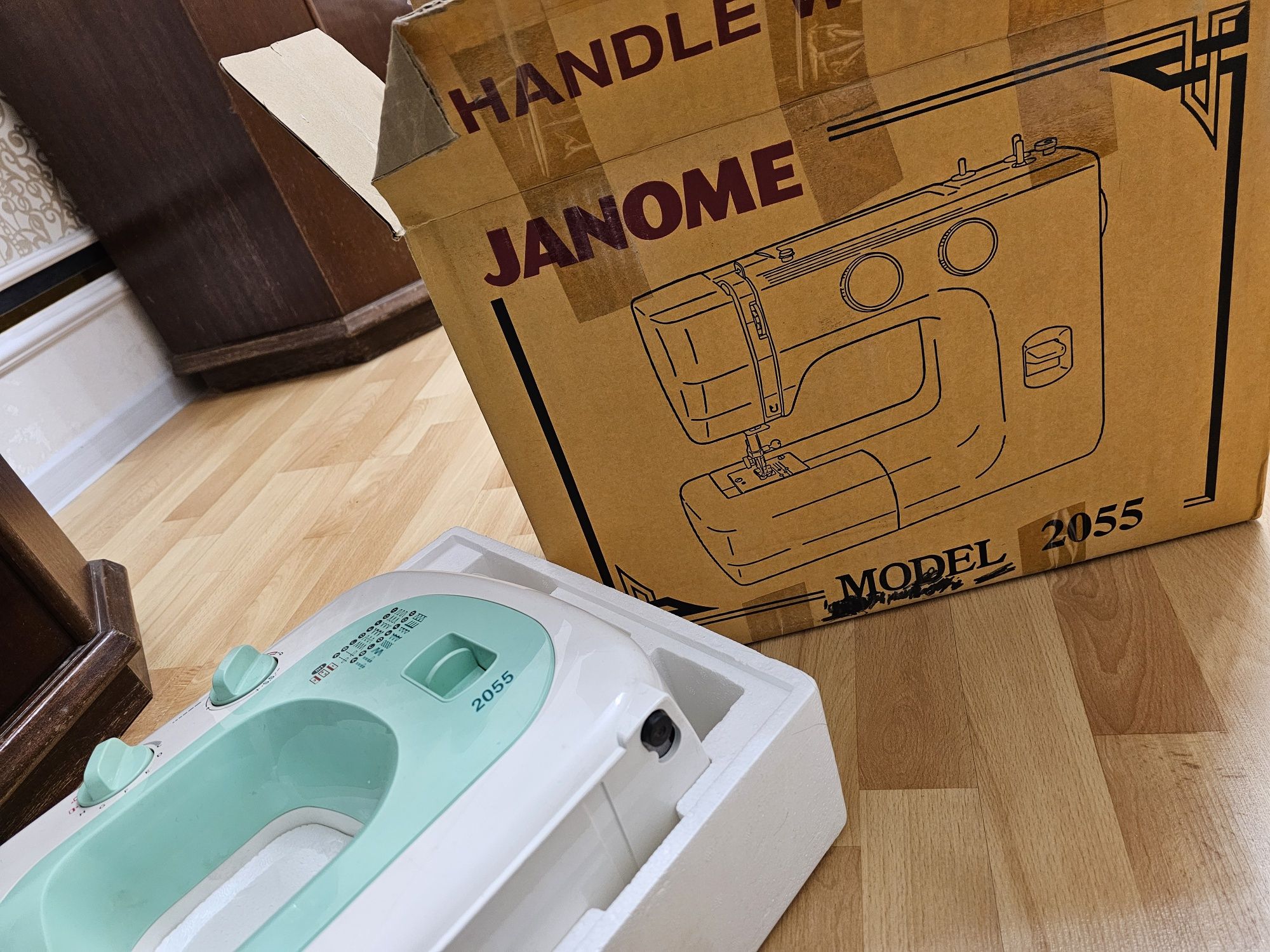 Продам качественную швейную машину Janome