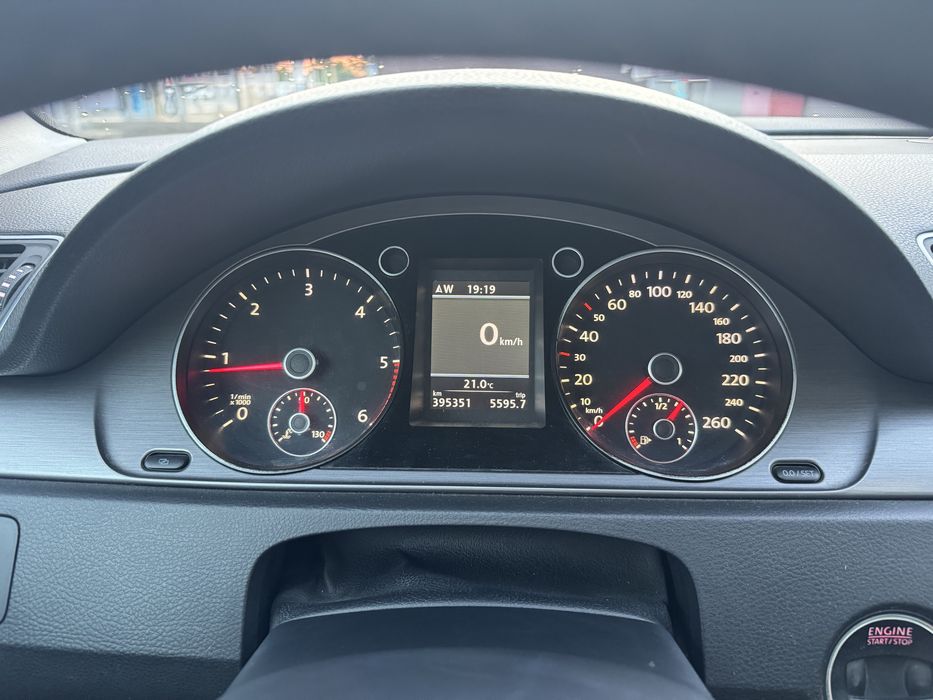 Vând Passat B7 Variant 2.0TDI