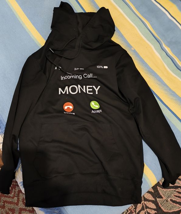 Vând hanorac Unisex