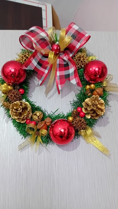 Коледни венци ръчна изработка