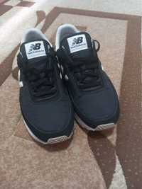 Adidasi New Balance 720