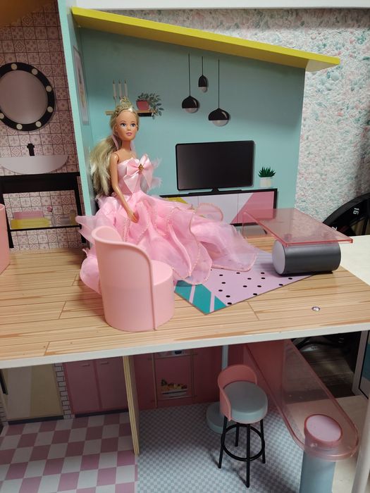 Къща за кукли  .