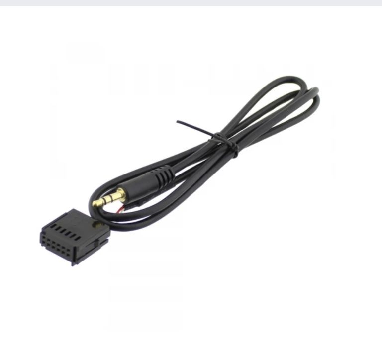 Adaptor intrare cablu auxiliar input pentru aparate mufa quadlock Ford
