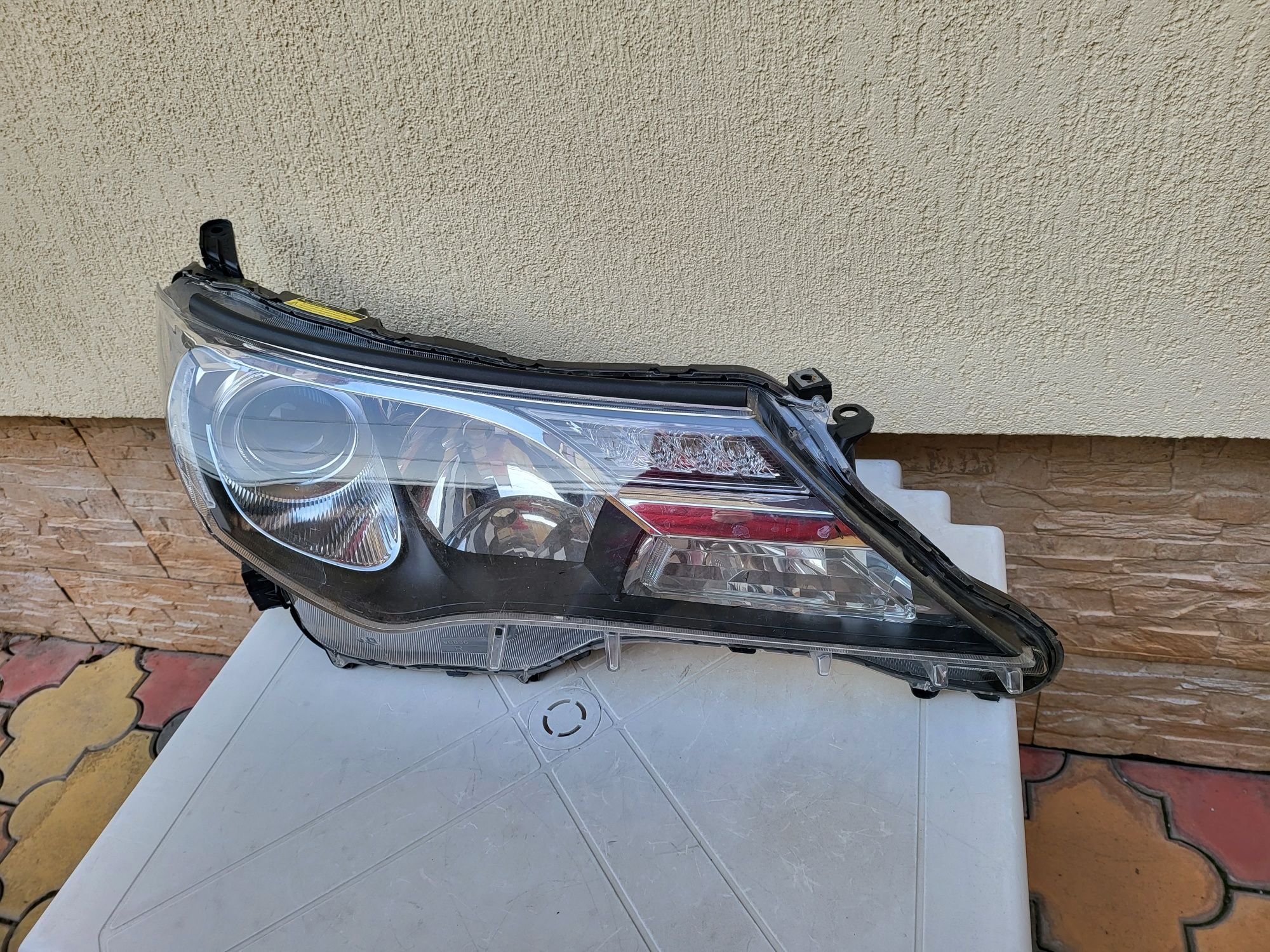 Far dreapta Toyota RAV 4 RAV4 xenon LED model dupa 2012 original