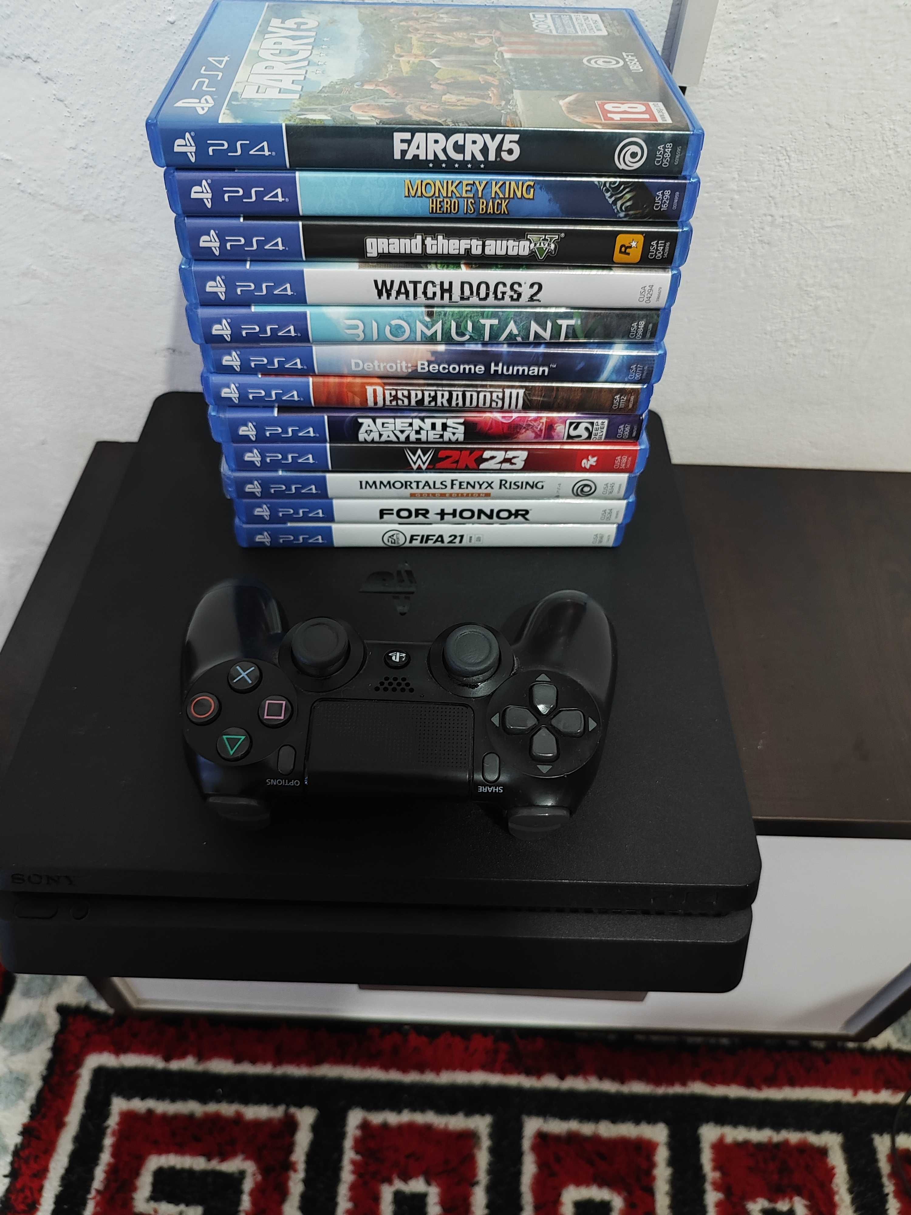 Vând PlayStation 4 cu cablu de alimentare + HDM +1 controler + jocurii