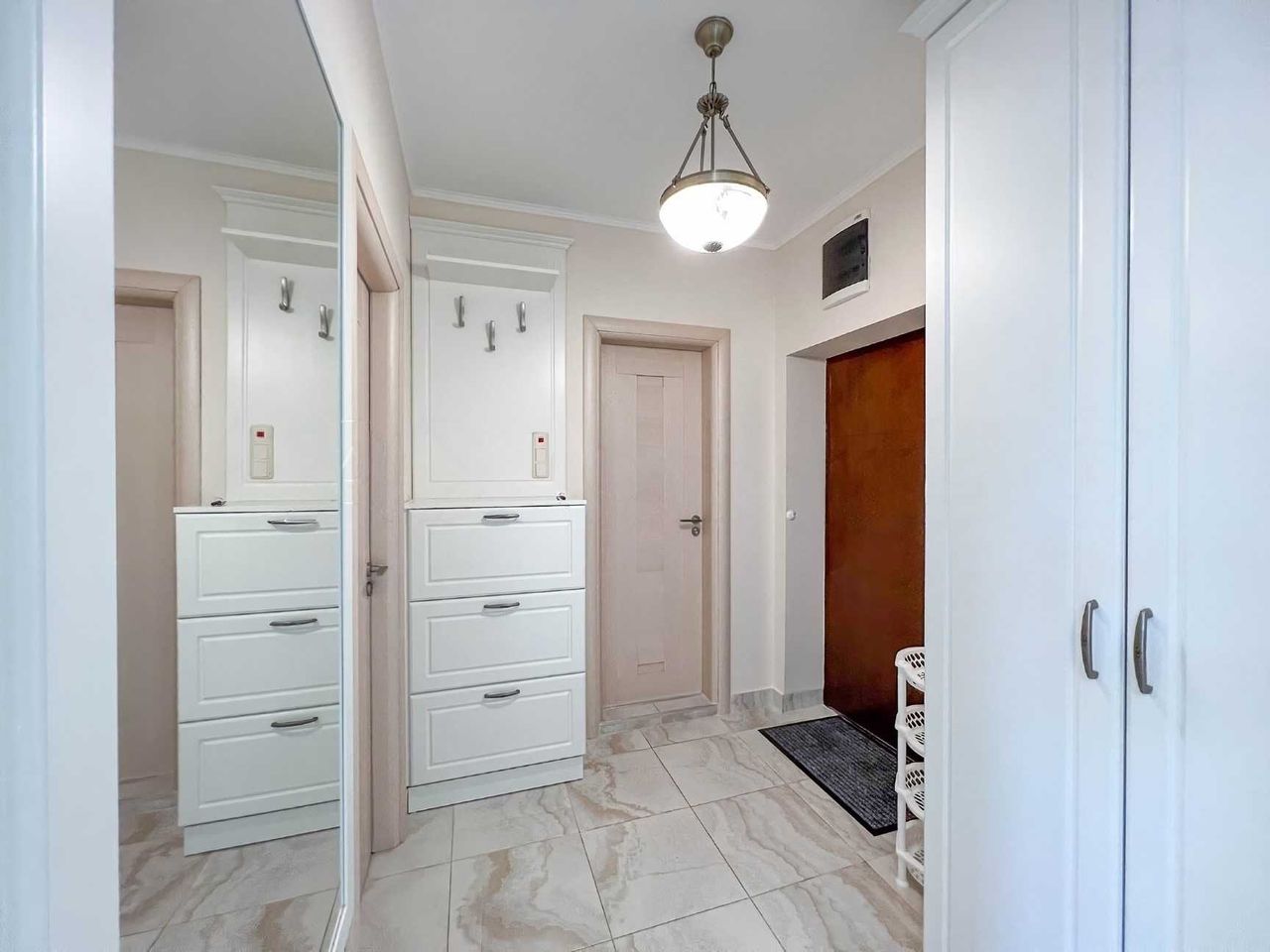 Продава се Тристаен апартамент в Несебър - 99 кв.м за 1768 €/кв.м - Снимка #1