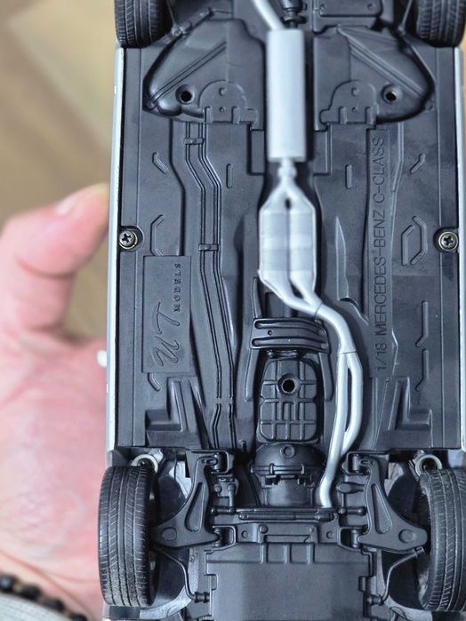 Macheta Auto 1/18 UT Models Mercedes Benz C Class C63 AMG 1977