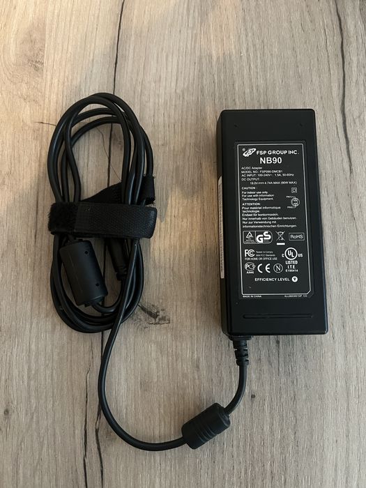 КАТО НОВО! FSP Универсално зарядно за Лаптоп