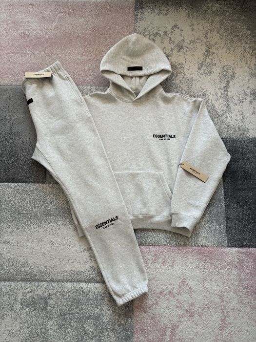 Essentials екип - Light Oatmeal