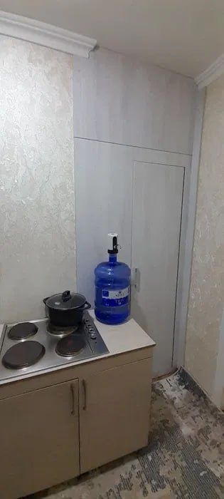 Продаю 1 комнатную квартиру Сергели 1, бывшее общежитие