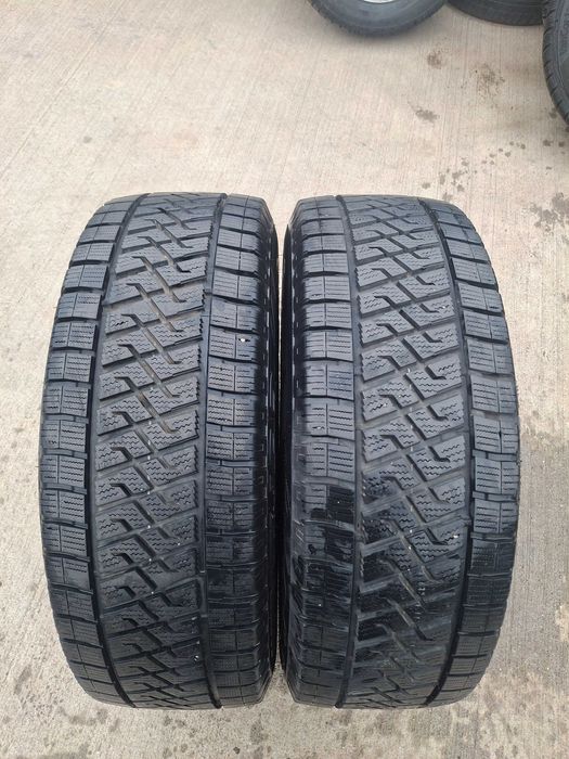 4бр. зимни гуми 235/65/16C Continental и Lassa