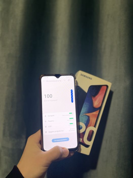 Продам Samsung a20 в отличном состояние