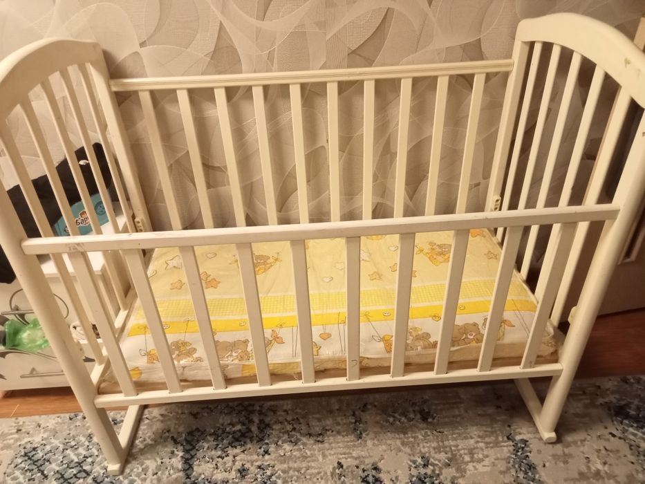 Продам  детскую кроватку